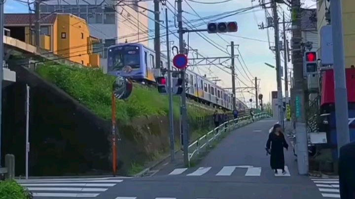 喜欢日本动漫一样的电车声,你的感受是孤独或安心?